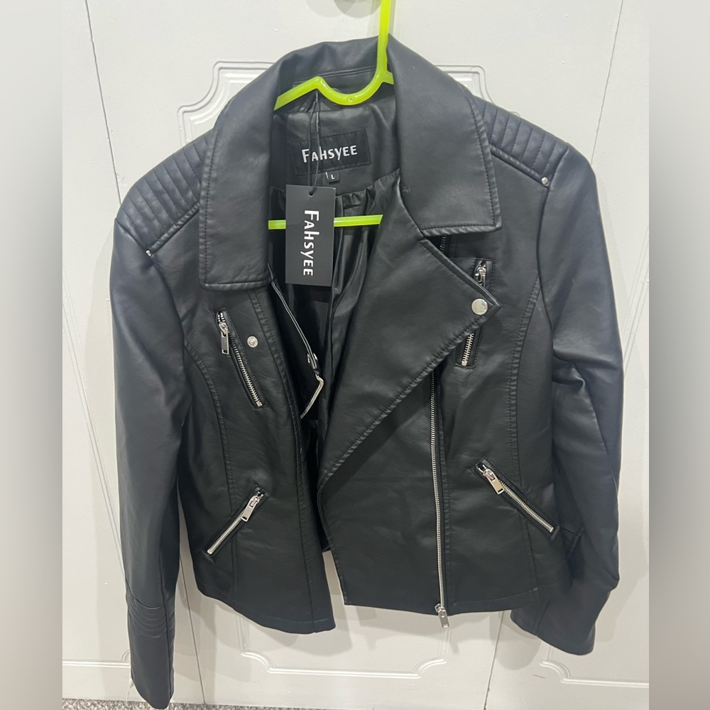 NWT Fahysee leather jacket